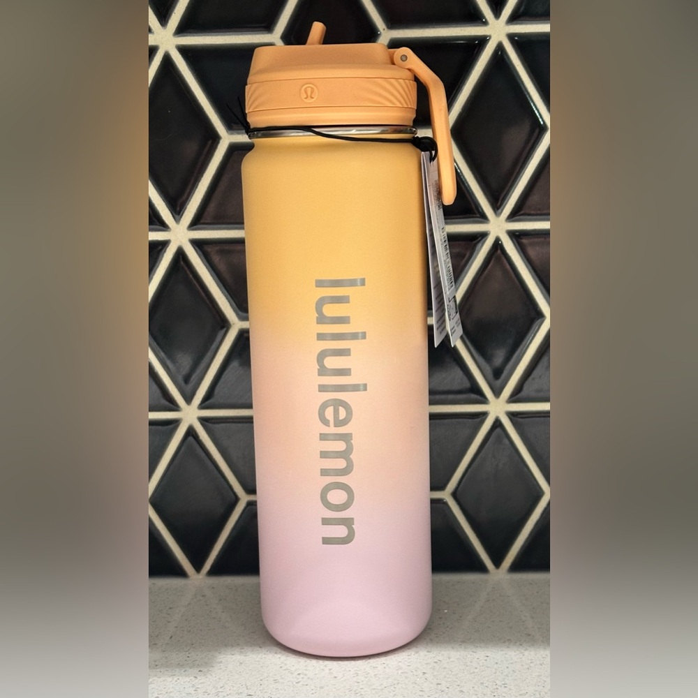 ✨NWT✨ Lululemon: Back to Life Sport Bottle 24oz
Straw Lid - Picture 3 of 11